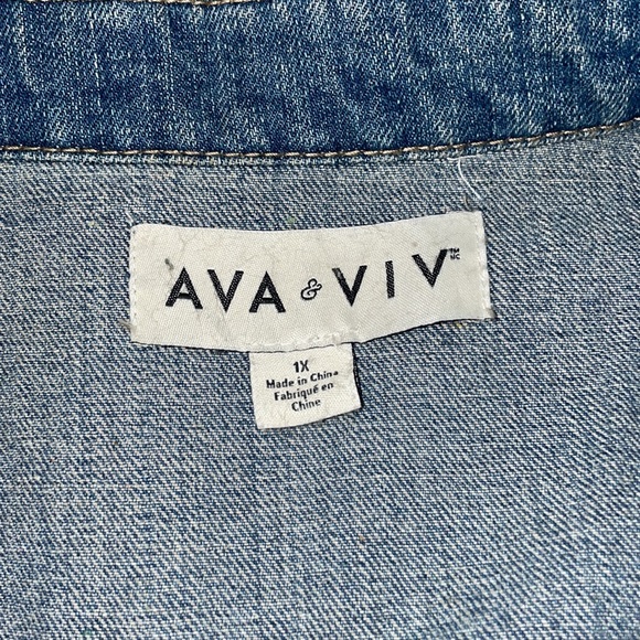 Medium washed denim jacket - Picture 2 of 2